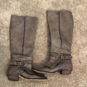 Not Rated GUC tall grey boot